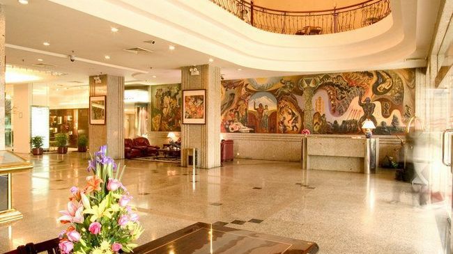 Golden Dragon Otel Kunming İç mekan fotoğraf